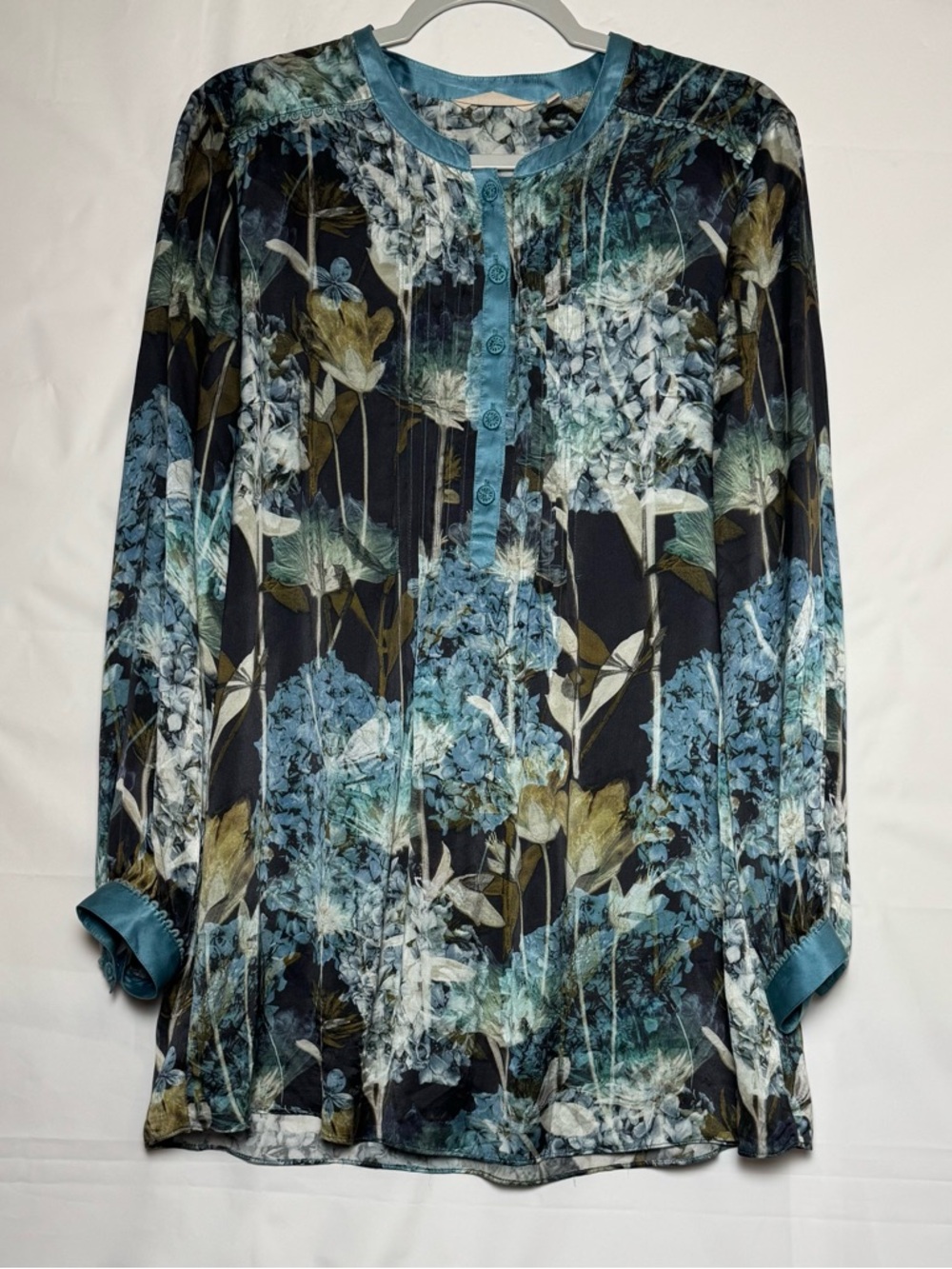 Soft Surroundings Women Floral Print Long-Sleeve Silk Blouse Teal and Black, L